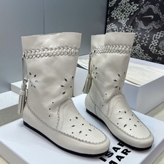 ISABEL MARANT 2026秋冬新款时尚冲孔雕花工艺流苏女短靴 伊莎贝尔字母logo低跟圆头一脚蹬镂空机车骑士军 ISABEL MARANT 2026秋冬新款时尚冲孔雕花工艺流苏女短靴 伊莎贝尔字母logo低跟圆头一脚蹬镂空机车骑士军
