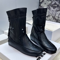 ISABEL MARANT 2026秋冬新款时尚冲孔雕花工艺流苏女短靴 伊莎贝尔字母logo低跟圆头一脚蹬镂空机车骑士军 ISABEL MARANT 2026秋冬新款时尚冲孔雕花工艺流苏女短靴 伊莎贝尔字母logo低跟圆头一脚蹬镂空机车骑士军