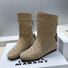 ISABEL MARANT 2026秋冬新款时尚冲孔雕花工艺流苏女短靴 伊莎贝尔字母logo低跟圆头一脚蹬镂空机车骑士军 ISABEL MARANT 2026秋冬新款时尚冲孔雕花工艺流苏女短靴 伊莎贝尔字母logo低跟圆头一脚蹬镂空机车骑士军