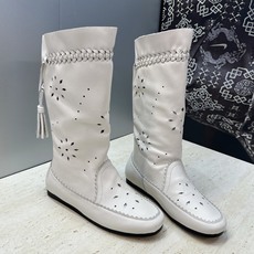 ISABEL MARANT 2026秋冬新款时尚冲孔雕花工艺流苏中筒女靴 伊莎贝尔字母logo低跟圆头一脚蹬镂空机车骑士 ISABEL MARANT 2026秋冬新款时尚冲孔雕花工艺流苏中筒女靴 伊莎贝尔字母logo低跟圆头一脚蹬镂空机车骑士