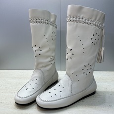 ISABEL MARANT 2026秋冬新款时尚冲孔雕花工艺流苏中筒女靴 伊莎贝尔字母logo低跟圆头一脚蹬镂空机车骑士 ISABEL MARANT 2026秋冬新款时尚冲孔雕花工艺流苏中筒女靴 伊莎贝尔字母logo低跟圆头一脚蹬镂空机车骑士