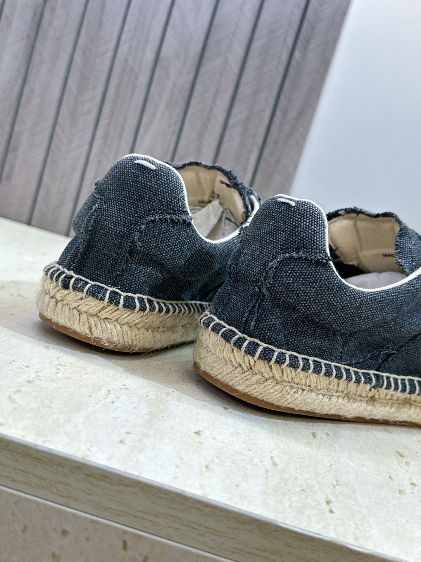 (配全套飞机盒) MaisonMargiela 2026春夏新款系带德训休闲运动鞋 MM6 马吉拉字母logo平底圆头复 (配全套飞机盒) MaisonMargiela 2026春夏新款系带德训休闲运动鞋 MM6 马吉拉字母logo平底圆头复