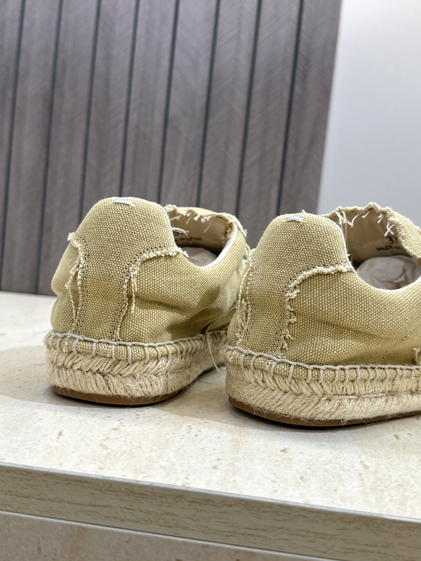 (配全套飞机盒） MaisonMargiela 2026春夏新款系带德训休闲运动鞋 MM6 马吉拉字母logo平底圆头复