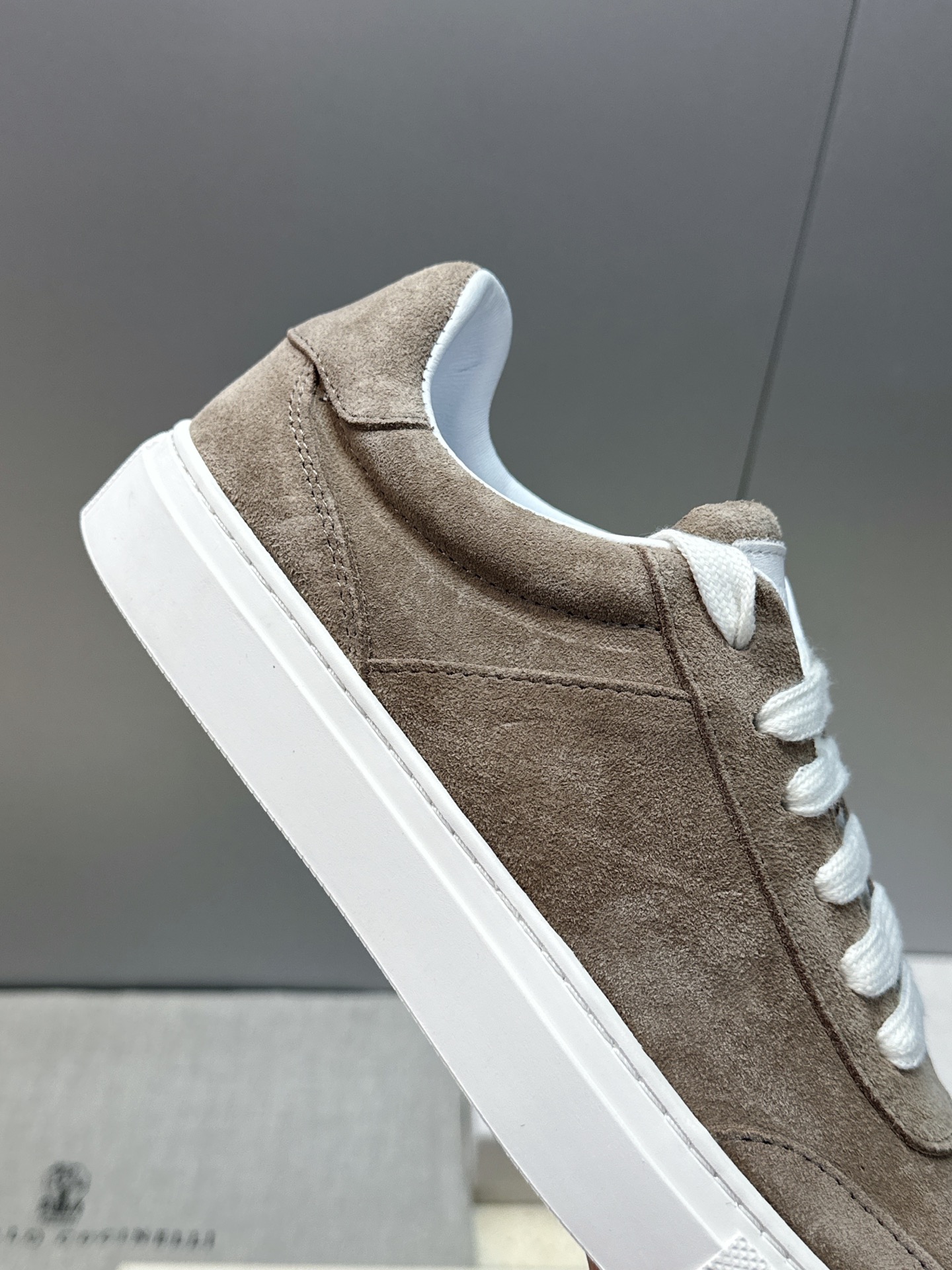 BRUNELLO CUCINELLI 2026春夏新款低帮拼色系带女鞋 BC字母logo平底圆头休闲运动滑板鞋 材质：鞋