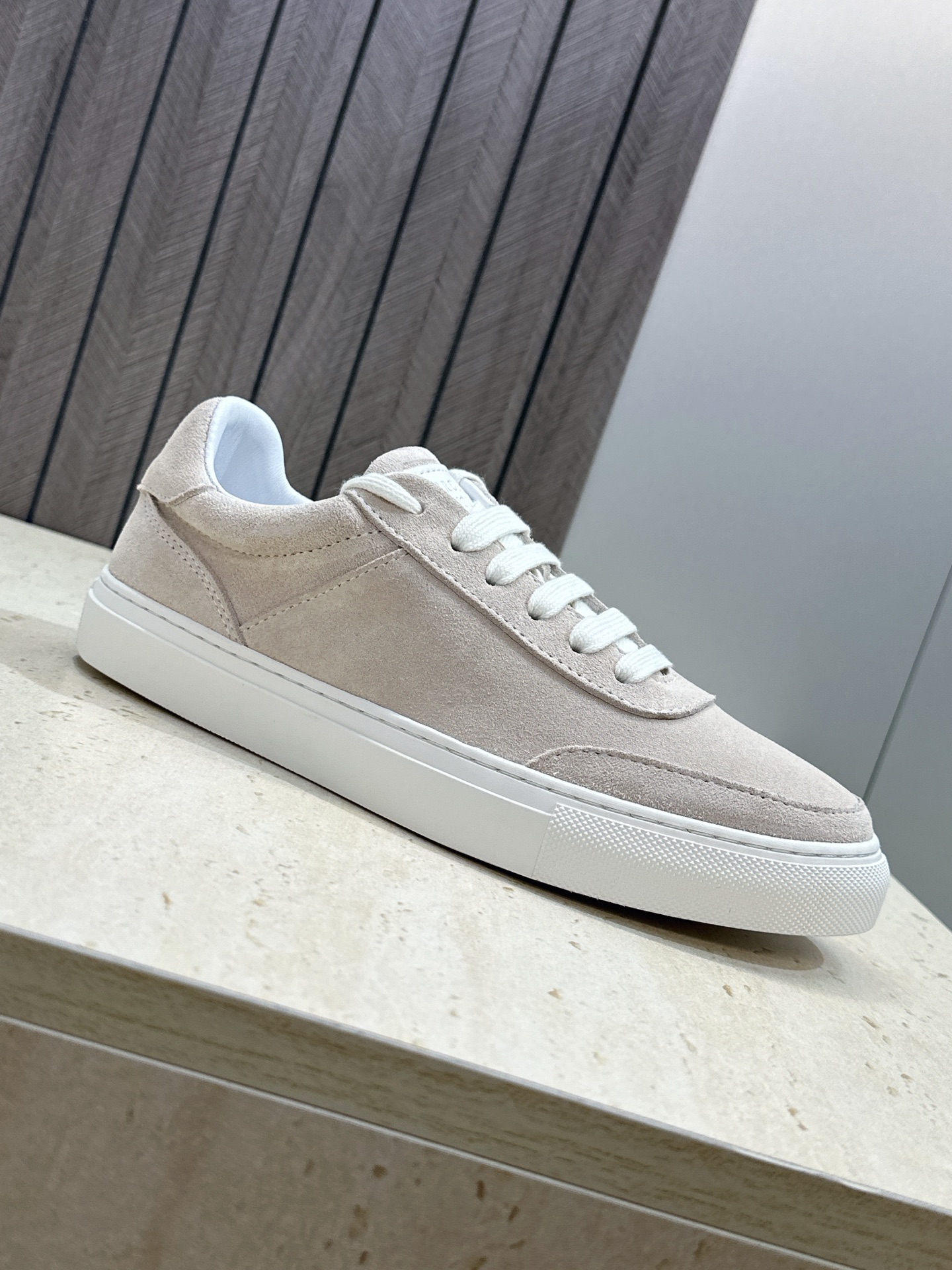 BRUNELLO CUCINELLI 2026春夏新款低帮拼色系带女鞋 BC字母logo平底圆头休闲运动滑板鞋 材质：鞋
