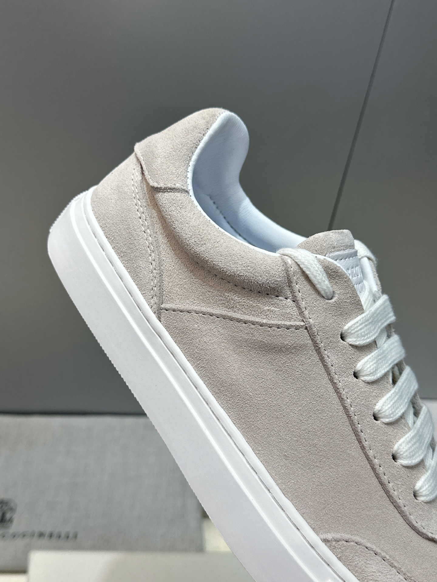 BRUNELLO CUCINELLI 2026春夏新款低帮拼色系带女鞋 BC字母logo平底圆头休闲运动滑板鞋 材质：鞋