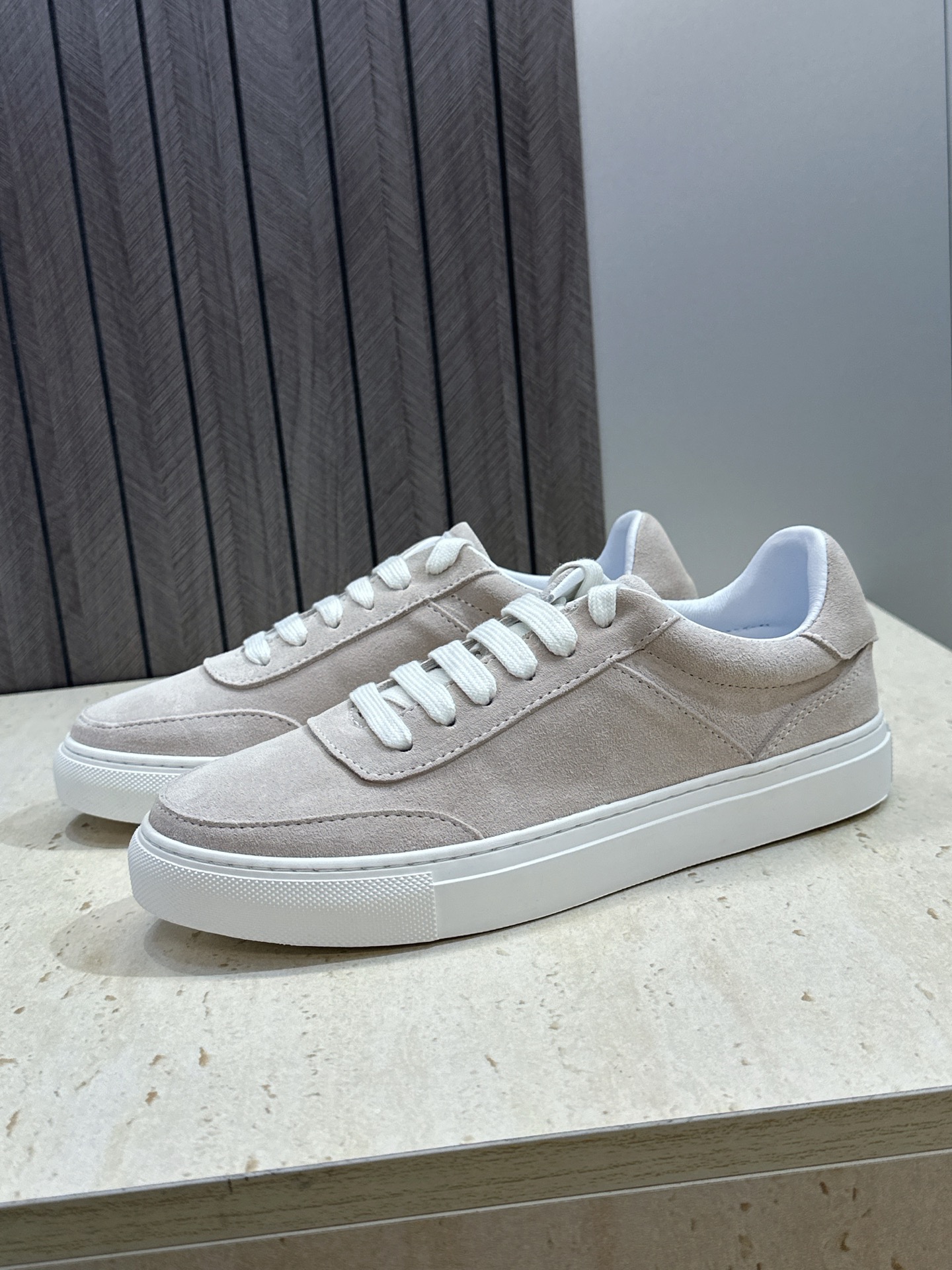 BRUNELLO CUCINELLI 2026春夏新款低帮拼色系带女鞋 BC字母logo平底圆头休闲运动滑板鞋 材质：鞋