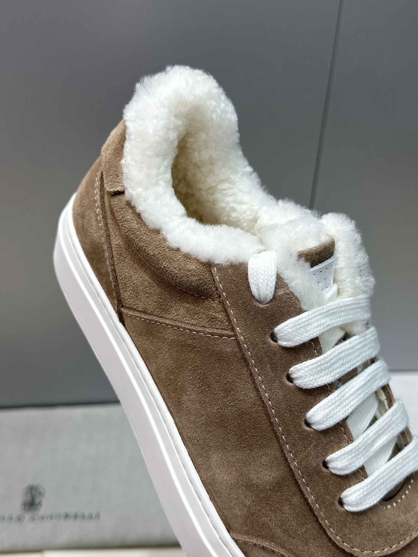 BRUNELLO CUCINELLI 2026秋冬新款拼色系带羊羔毛女鞋 BC字母logo平底圆头休闲运动滑板跑鞋 材 BRUNELLO CUCINELLI 2026秋冬新款拼色系带羊羔毛女鞋 BC字母logo平底圆头休闲运动滑板跑鞋 材