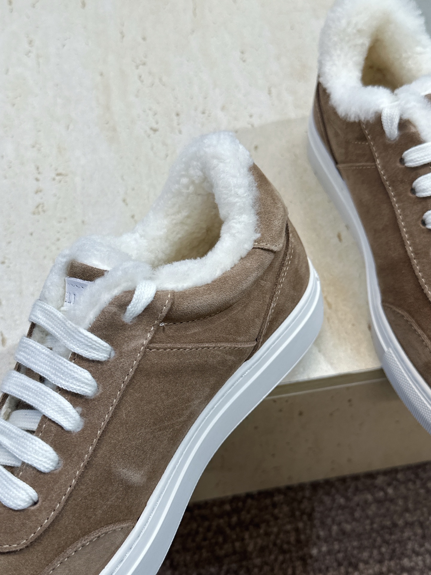 BRUNELLO CUCINELLI 2026秋冬新款拼色系带羊羔毛女鞋 BC字母logo平底圆头休闲运动滑板跑鞋 材 BRUNELLO CUCINELLI 2026秋冬新款拼色系带羊羔毛女鞋 BC字母logo平底圆头休闲运动滑板跑鞋 材