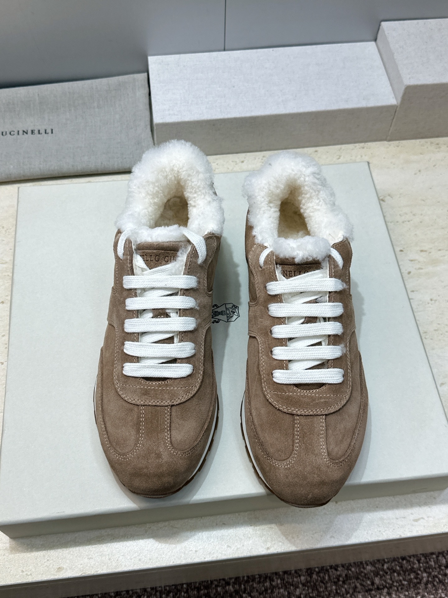 BRUNELLO CUCINELLI 2026秋冬新款拼色系带羊羔毛阿甘徳训女鞋 BC字母logo厚底圆头休闲运动老爹跑 BRUNELLO CUCINELLI 2026秋冬新款拼色系带羊羔毛阿甘徳训女鞋 BC字母logo厚底圆头休闲运动老爹跑