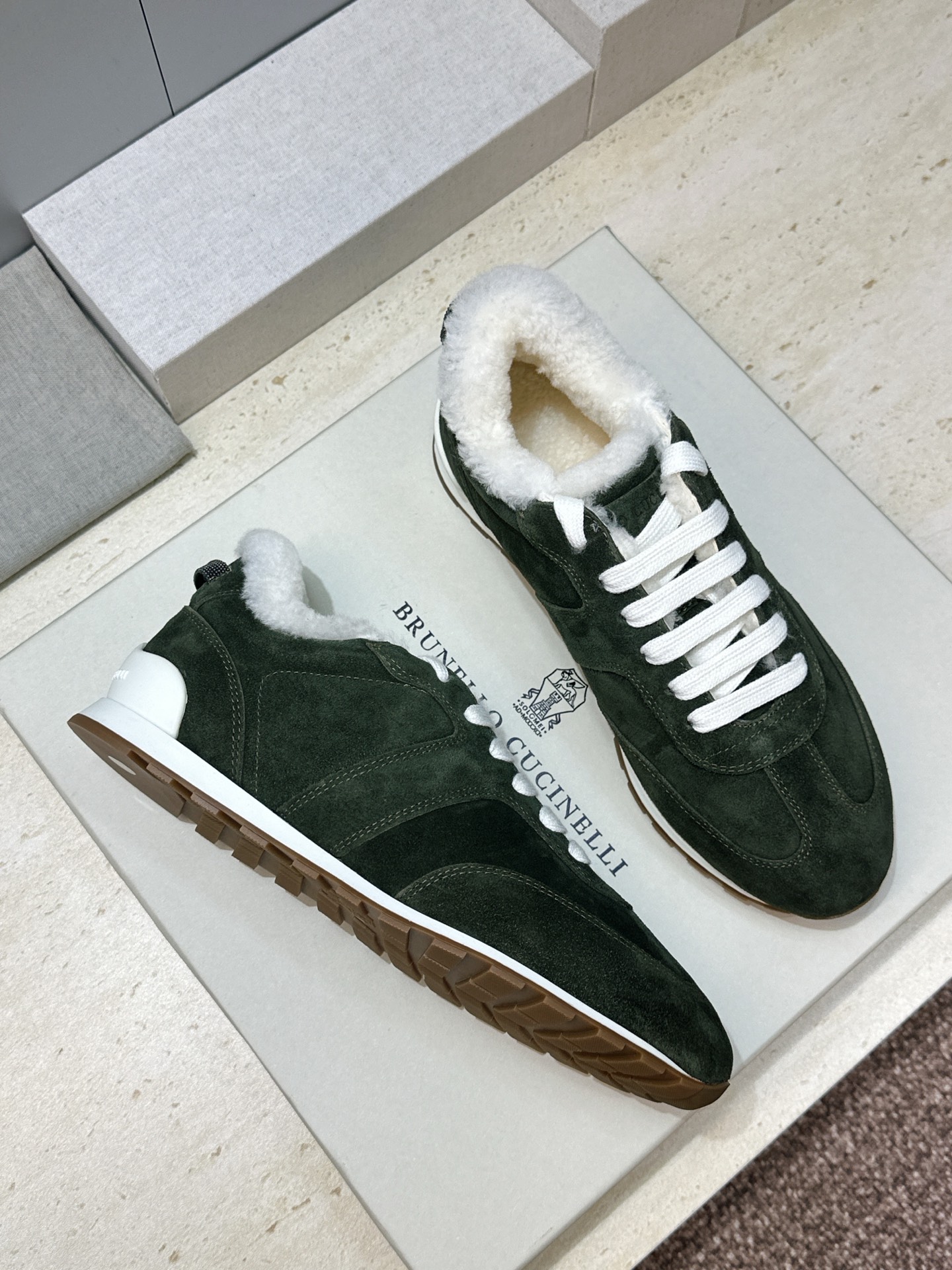 BRUNELLO CUCINELLI 2026秋冬新款拼色系带羊羔毛阿甘徳训女鞋 BC字母logo厚底圆头休闲运动老爹跑 BRUNELLO CUCINELLI 2026秋冬新款拼色系带羊羔毛阿甘徳训女鞋 BC字母logo厚底圆头休闲运动老爹跑