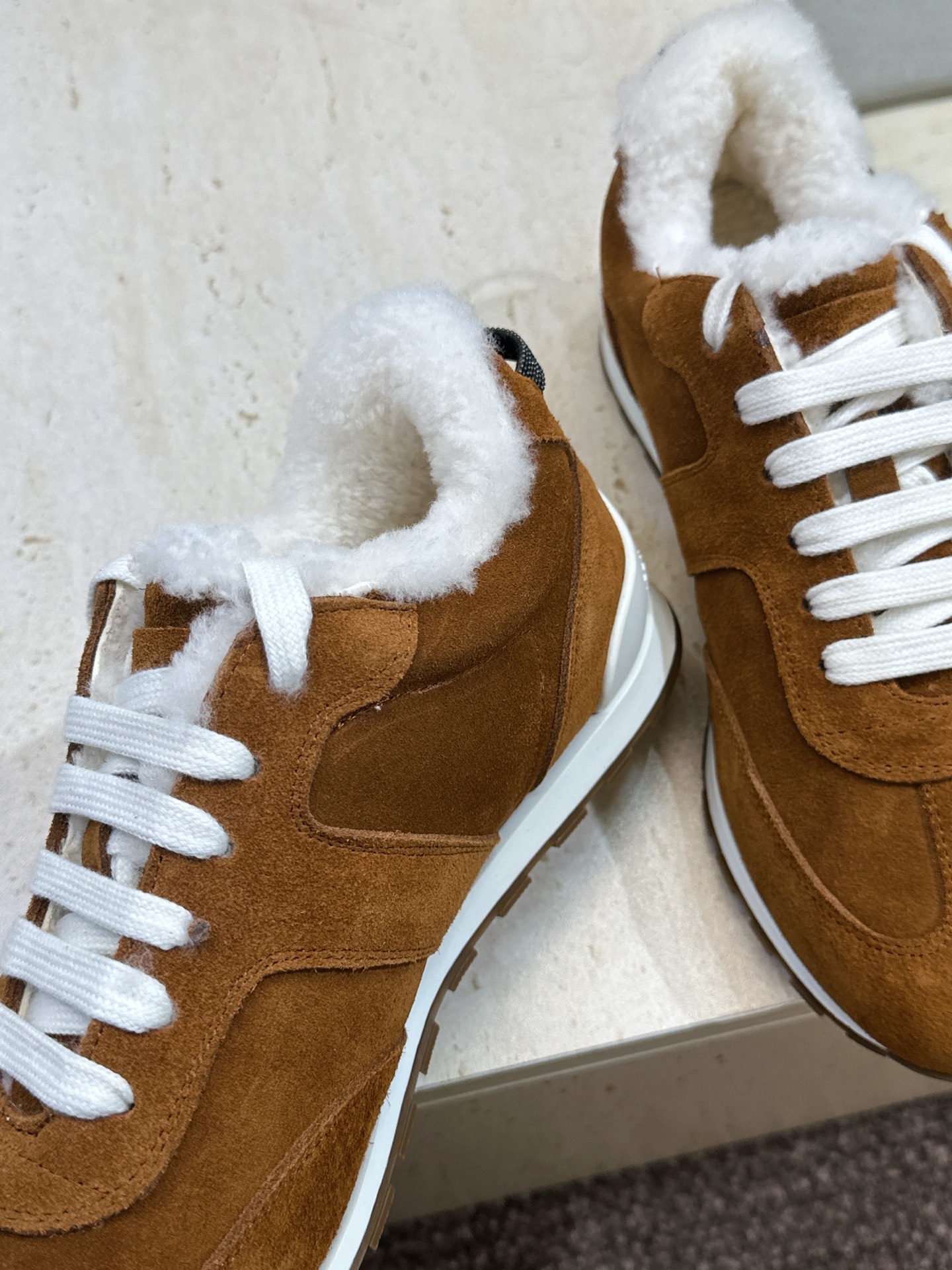 BRUNELLO CUCINELLI 2026秋冬新款拼色系带羊羔毛阿甘徳训女鞋 BC字母logo厚底圆头休闲运动老爹跑 BRUNELLO CUCINELLI 2026秋冬新款拼色系带羊羔毛阿甘徳训女鞋 BC字母logo厚底圆头休闲运动老爹跑