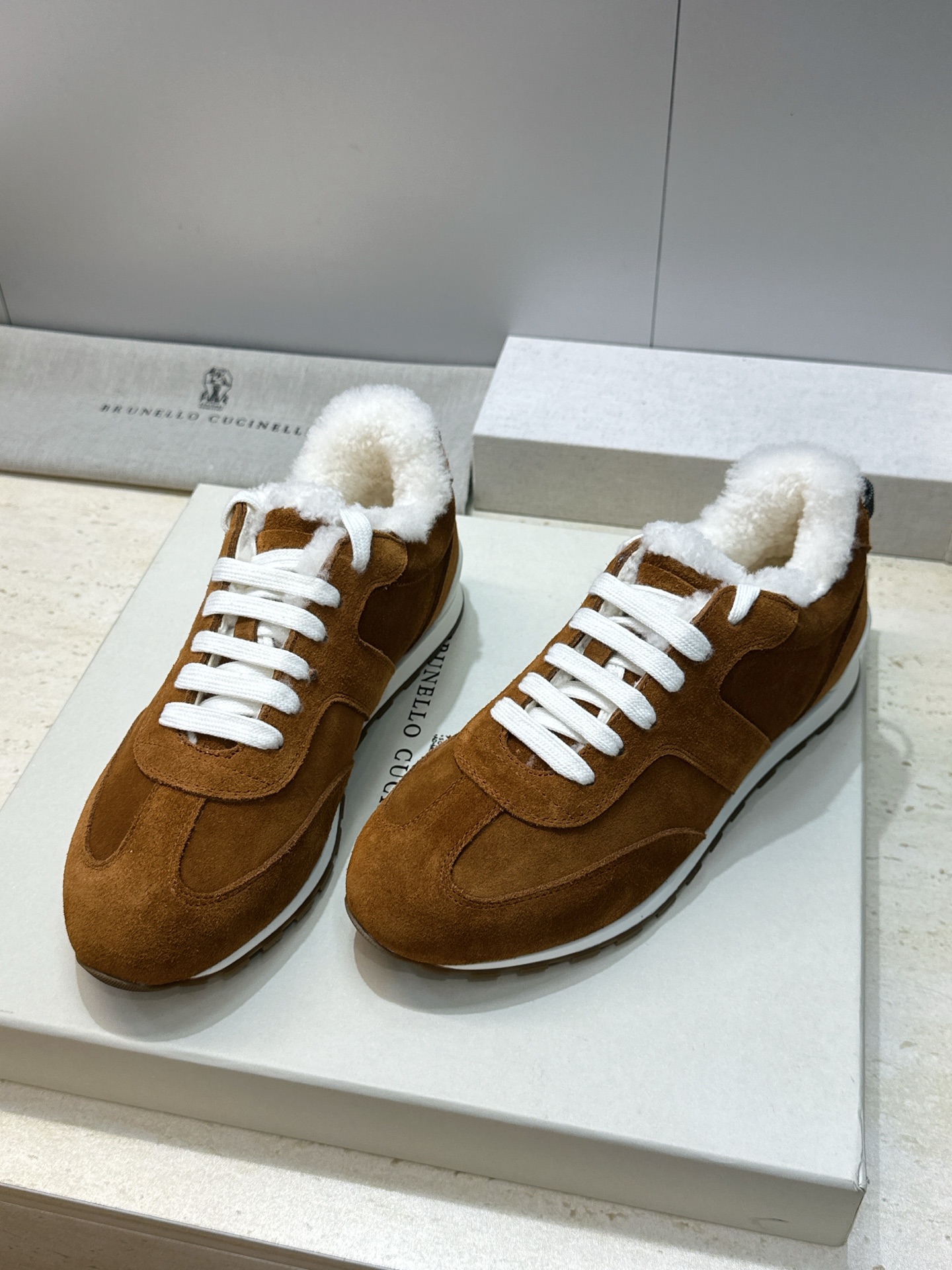 BRUNELLO CUCINELLI 2026秋冬新款拼色系带羊羔毛阿甘徳训女鞋 BC字母logo厚底圆头休闲运动老爹跑 BRUNELLO CUCINELLI 2026秋冬新款拼色系带羊羔毛阿甘徳训女鞋 BC字母logo厚底圆头休闲运动老爹跑