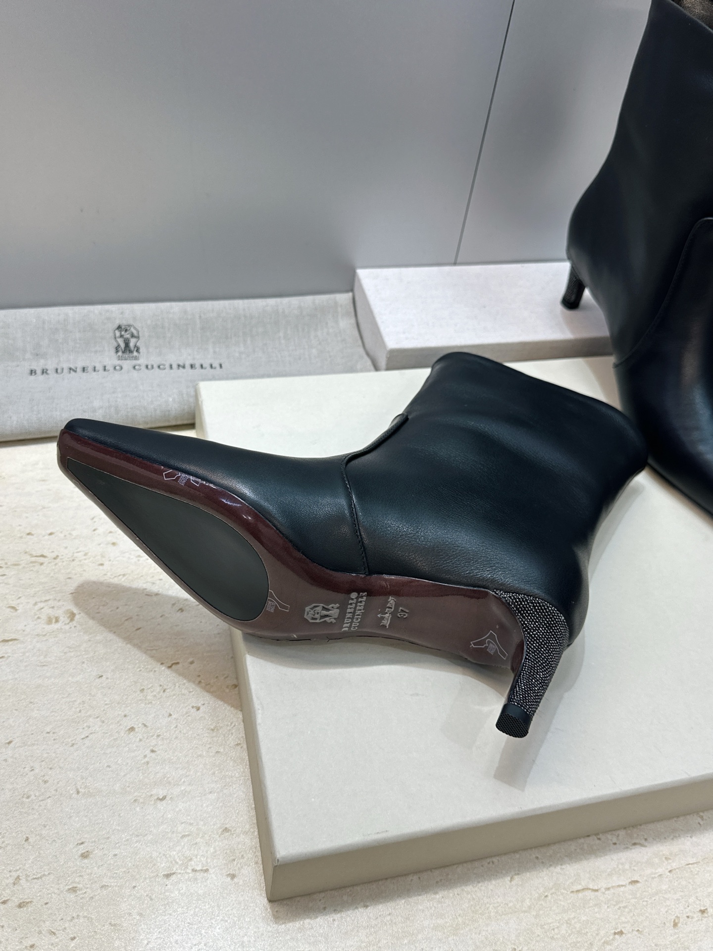 Brunello Cucineli 布鲁内诺库奇内利2026秋冬新款一脚蹬女短靴 BC字母logo标志性串珠高跟方头机车 Brunello Cucineli 布鲁内诺库奇内利2026秋冬新款一脚蹬女短靴 BC字母logo标志性串珠高跟方头机车