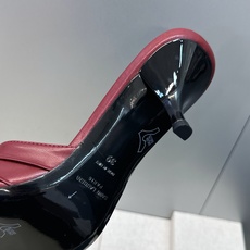 SAINT LAURENT PARIS 圣罗兰2026春夏新款中跟女鞋 YSL字母logo五金扣明星同款细根尖头一字拖 SAINT LAURENT PARIS 圣罗兰2026春夏新款中跟女鞋 YSL字母logo五金扣明星同款细根尖头一字拖