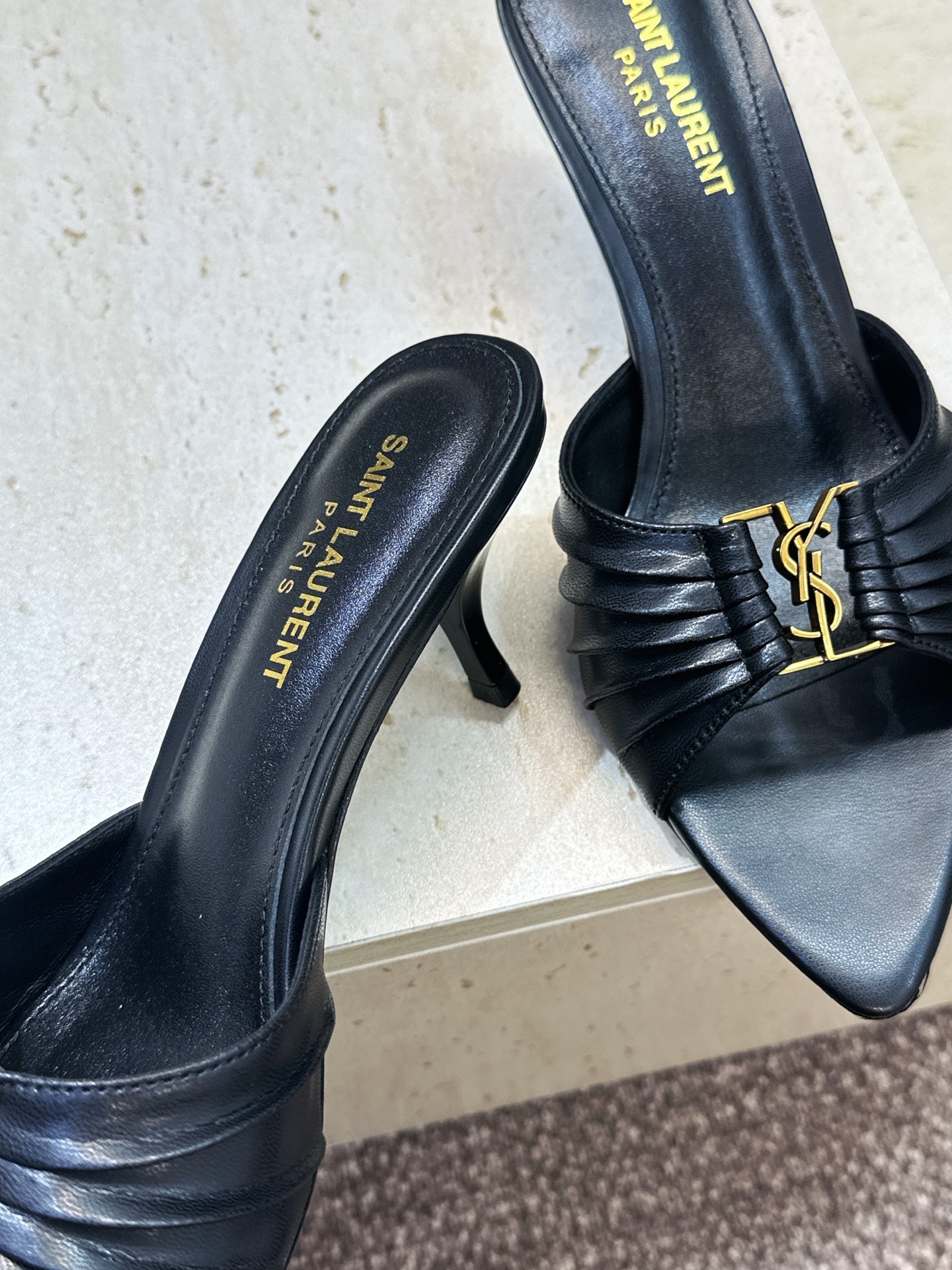 SAINT LAURENT PARIS 圣罗兰2026春夏新款中跟女鞋  YSL字母logo五金扣明星同款细根尖头一字拖