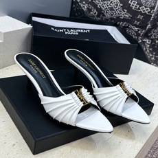 SAINT LAURENT PARIS 圣罗兰2026春夏新款中跟女鞋 YSL字母logo五金扣明星同款细根尖头一字拖 SAINT LAURENT PARIS 圣罗兰2026春夏新款中跟女鞋 YSL字母logo五金扣明星同款细根尖头一字拖