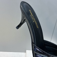 SAINT LAURENT PARIS 圣罗兰2026春夏新款中跟女鞋 YSL字母logo五金扣明星同款细根尖头一字拖 SAINT LAURENT PARIS 圣罗兰2026春夏新款中跟女鞋 YSL字母logo五金扣明星同款细根尖头一字拖