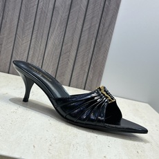 SAINT LAURENT PARIS 圣罗兰2026春夏新款中跟女鞋 YSL字母logo五金扣明星同款细根尖头一字拖 SAINT LAURENT PARIS 圣罗兰2026春夏新款中跟女鞋 YSL字母logo五金扣明星同款细根尖头一字拖