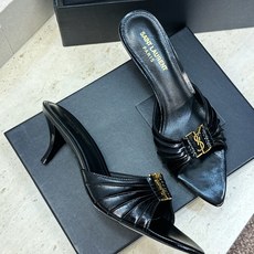 SAINT LAURENT PARIS 圣罗兰2026春夏新款中跟女鞋 YSL字母logo五金扣明星同款细根尖头一字拖 SAINT LAURENT PARIS 圣罗兰2026春夏新款中跟女鞋 YSL字母logo五金扣明星同款细根尖头一字拖