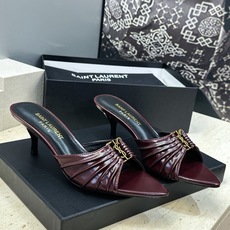 SAINT LAURENT PARIS 圣罗兰2026春夏新款中跟女鞋 YSL字母logo五金扣明星同款细根尖头一字拖 SAINT LAURENT PARIS 圣罗兰2026春夏新款中跟女鞋 YSL字母logo五金扣明星同款细根尖头一字拖