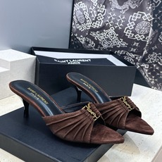 SAINT LAURENT PARIS 圣罗兰2026春夏新款中跟女鞋 YSL字母logo五金扣明星同款细根尖头一字拖 SAINT LAURENT PARIS 圣罗兰2026春夏新款中跟女鞋 YSL字母logo五金扣明星同款细根尖头一字拖