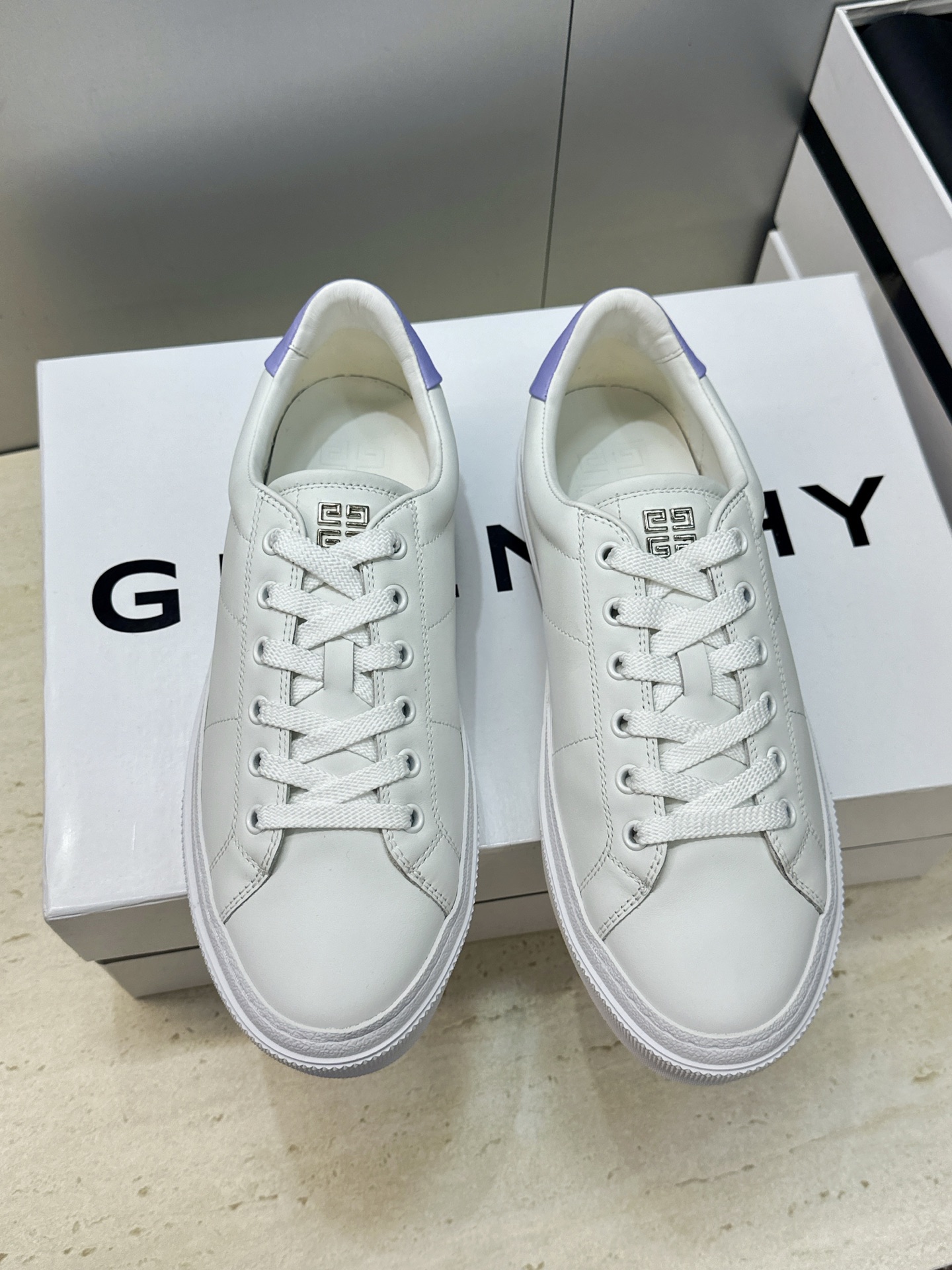 男士+20 顶级版 GIVENCHY 2026春夏经典情侣款系带四季休闲鞋 纪梵希印花字母logo五金扣平底圆头低帮拼色 男士+20 顶级版 GIVENCHY 2026春夏经典情侣款系带四季休闲鞋 纪梵希印花字母logo五金扣平底圆头低帮拼色
