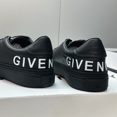 男士+20 顶级版 GIVENCHY 2026春夏经典情侣款系带四季休闲鞋 纪梵希印花字母logo五金扣平底圆头低帮拼色 男士+20 顶级版 GIVENCHY 2026春夏经典情侣款系带四季休闲鞋 纪梵希印花字母logo五金扣平底圆头低帮拼色