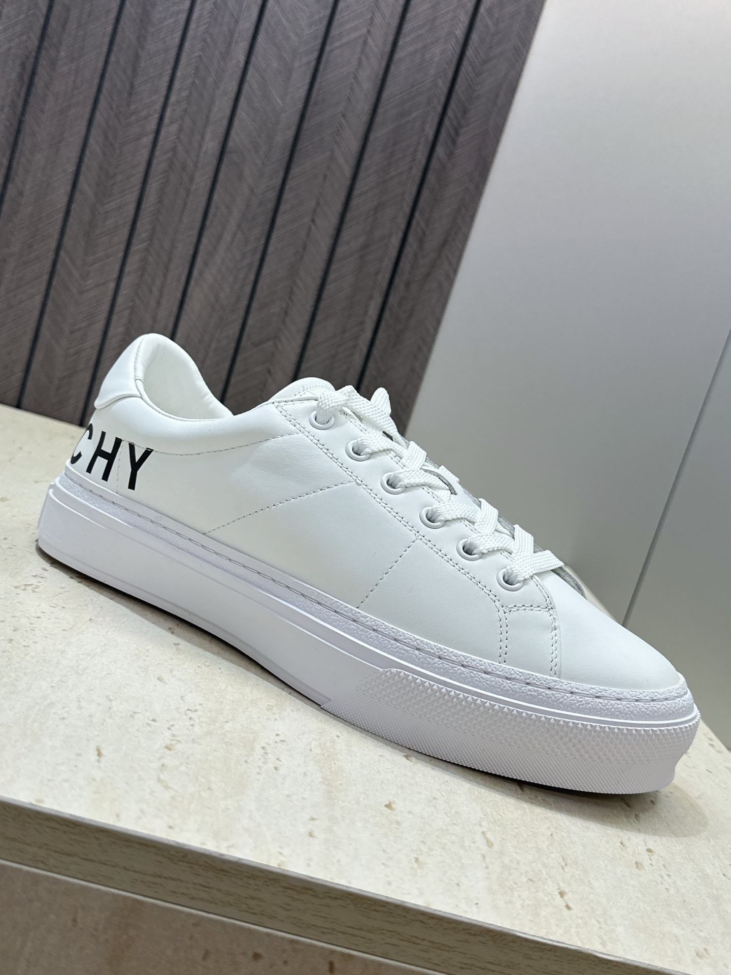 男士+20 顶级版 GIVENCHY 2026春夏经典情侣款系带四季休闲鞋 纪梵希印花字母logo五金扣平底圆头低帮拼色 男士+20 顶级版 GIVENCHY 2026春夏经典情侣款系带四季休闲鞋 纪梵希印花字母logo五金扣平底圆头低帮拼色