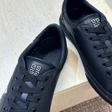 男士+20 顶级版 GIVENCHY 2026春夏经典情侣款系带四季休闲鞋 纪梵希印花字母logo五金扣平底圆头低帮拼色 男士+20 顶级版 GIVENCHY 2026春夏经典情侣款系带四季休闲鞋 纪梵希印花字母logo五金扣平底圆头低帮拼色