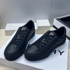 男士+20 顶级版 GIVENCHY 2026春夏经典情侣款系带四季休闲鞋 纪梵希印花字母logo五金扣平底圆头低帮拼色 男士+20 顶级版 GIVENCHY 2026春夏经典情侣款系带四季休闲鞋 纪梵希印花字母logo五金扣平底圆头低帮拼色