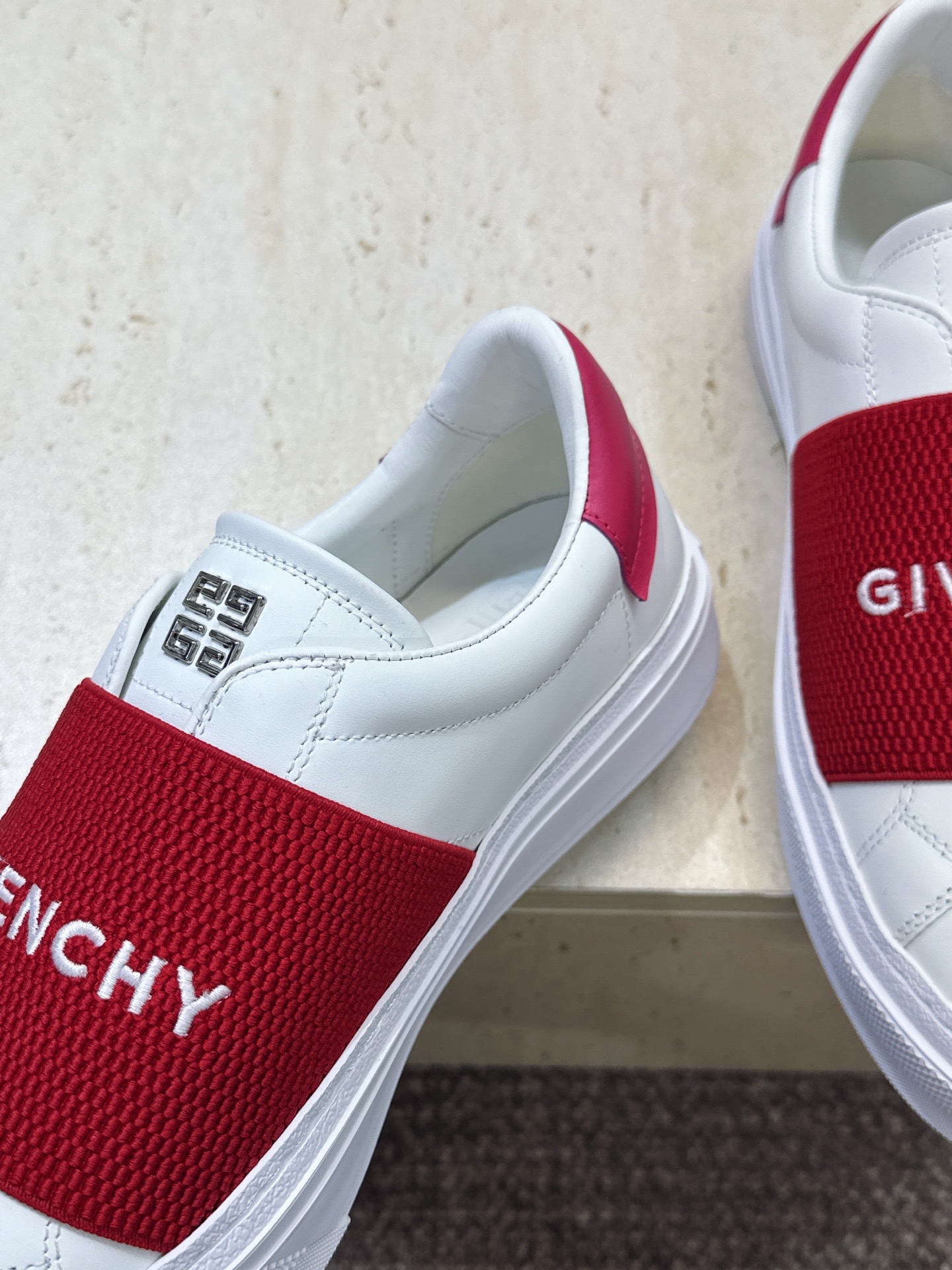 男士+20 顶级版 GIVENCHY 2026春夏经典情侣款弹力橡筋一脚蹬四季休闲鞋 纪梵希印花字母logo五金扣平底圆 男士+20 顶级版 GIVENCHY 2026春夏经典情侣款弹力橡筋一脚蹬四季休闲鞋 纪梵希印花字母logo五金扣平底圆