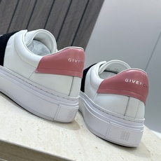 男士+20 顶级版 GIVENCHY 2026春夏经典情侣款弹力橡筋一脚蹬四季休闲鞋 纪梵希印花字母logo五金扣平底圆 男士+20 顶级版 GIVENCHY 2026春夏经典情侣款弹力橡筋一脚蹬四季休闲鞋 纪梵希印花字母logo五金扣平底圆