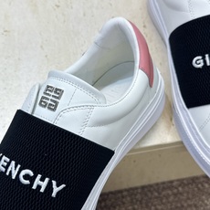 男士+20 顶级版 GIVENCHY 2026春夏经典情侣款弹力橡筋一脚蹬四季休闲鞋 纪梵希印花字母logo五金扣平底圆 男士+20 顶级版 GIVENCHY 2026春夏经典情侣款弹力橡筋一脚蹬四季休闲鞋 纪梵希印花字母logo五金扣平底圆