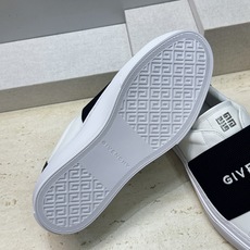 男士+20 顶级版 GIVENCHY 2026春夏经典情侣款弹力橡筋一脚蹬四季休闲鞋 纪梵希印花字母logo五金扣平底圆 男士+20 顶级版 GIVENCHY 2026春夏经典情侣款弹力橡筋一脚蹬四季休闲鞋 纪梵希印花字母logo五金扣平底圆