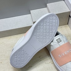 男士+20 顶级版 GIVENCHY 2026春夏经典情侣款弹力橡筋一脚蹬四季休闲鞋 纪梵希印花字母logo五金扣平底圆 男士+20 顶级版 GIVENCHY 2026春夏经典情侣款弹力橡筋一脚蹬四季休闲鞋 纪梵希印花字母logo五金扣平底圆