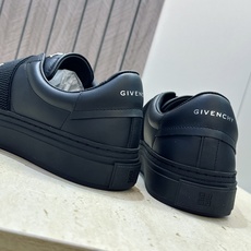 男士+20 顶级版 GIVENCHY 2026春夏经典情侣款弹力橡筋一脚蹬四季休闲鞋 纪梵希印花字母logo五金扣平底圆 男士+20 顶级版 GIVENCHY 2026春夏经典情侣款弹力橡筋一脚蹬四季休闲鞋 纪梵希印花字母logo五金扣平底圆