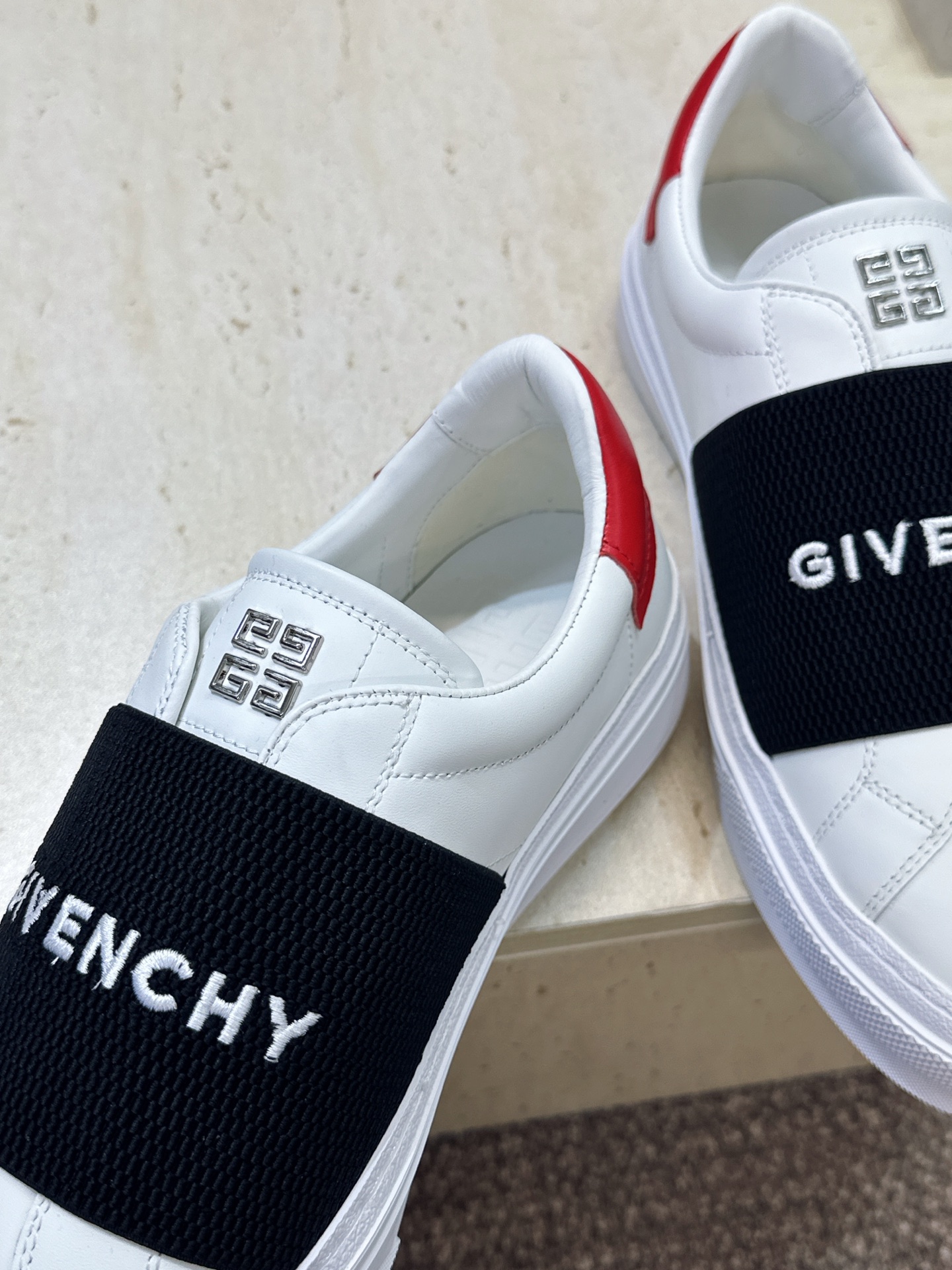 男士+20 顶级版 GIVENCHY 2026春夏经典情侣款弹力橡筋一脚蹬四季休闲鞋 纪梵希印花字母logo五金扣平底圆 男士+20 顶级版 GIVENCHY 2026春夏经典情侣款弹力橡筋一脚蹬四季休闲鞋 纪梵希印花字母logo五金扣平底圆