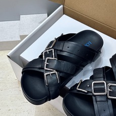 (配全套飞机盒) LOEWE 2026春夏新款时尚休闲沙滩女鞋 罗意威字母logo五金扣厚底圆头交叉带露趾拼色凉拖鞋 (配全套飞机盒) LOEWE 2026春夏新款时尚休闲沙滩女鞋 罗意威字母logo五金扣厚底圆头交叉带露趾拼色凉拖鞋