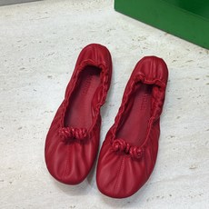 顶级版 Bottega Veneta 葆蝶家2026春夏新款玛丽珍芭蕾舞女鞋 BV字母logo平底方头编织跳舞鞋 材质: 顶级版 Bottega Veneta 葆蝶家2026春夏新款玛丽珍芭蕾舞女鞋 BV字母logo平底方头编织跳舞鞋 材质:
