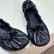顶级版 Bottega Veneta 葆蝶家2026春夏新款玛丽珍芭蕾舞女鞋 BV字母logo平底方头编织跳舞鞋 材质: 顶级版 Bottega Veneta 葆蝶家2026春夏新款玛丽珍芭蕾舞女鞋 BV字母logo平底方头编织跳舞鞋 材质: