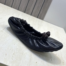 顶级版 Bottega Veneta 葆蝶家2026春夏新款玛丽珍芭蕾舞女鞋 BV字母logo平底方头编织跳舞鞋 材质: 顶级版 Bottega Veneta 葆蝶家2026春夏新款玛丽珍芭蕾舞女鞋 BV字母logo平底方头编织跳舞鞋 材质: