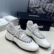 CHANEL 香奈儿2026春夏新款系带阿甘休闲徳训女鞋 小香双C字母logo圆头拼色运动跑鞋 材质:鞋面进口小牛皮/进 CHANEL 香奈儿2026春夏新款系带阿甘休闲徳训女鞋 小香双C字母logo圆头拼色运动跑鞋 材质:鞋面进口小牛皮/进