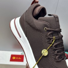 顶级版 Loro Piana 诺悠.翩雅 2026春夏经典系列休闲系带男跑鞋 LP字母logo厚底圆头老钱风拼色运动鞋 顶级版 Loro Piana 诺悠.翩雅 2026春夏经典系列休闲系带男跑鞋 LP字母logo厚底圆头老钱风拼色运动鞋