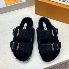 男+10 Louis Vuitton x Birkenstock 2026秋冬情侣新款时尚百搭羊羔毛勃肯女拖鞋 LV字 男+10 Louis Vuitton x Birkenstock 2026秋冬情侣新款时尚百搭羊羔毛勃肯女拖鞋 LV字