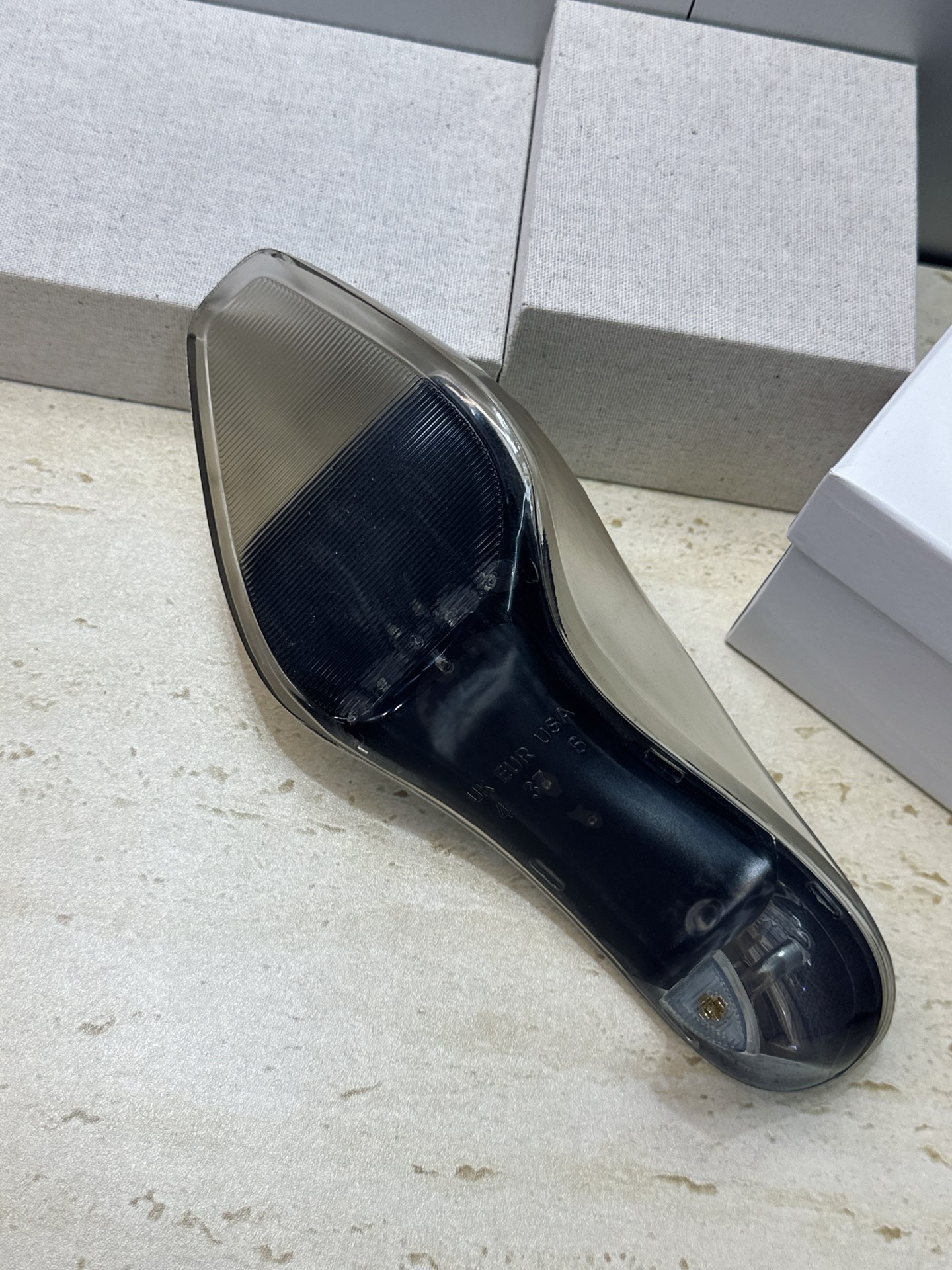 Chloe 2026春夏粗跟休闲果冻色女鞋  克洛伊字母logo中跟鱼嘴露趾凉拖鞋 材质:一体成型硫化工艺PVC科技面料