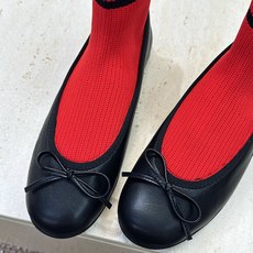 CHANEL 香奈儿2026春夏新款芭蕾舞袜子女鞋 小香双C字母logo平底圆头蝴蝶结拼色弹力靴 材质:鞋面进口小牛皮/ CHANEL 香奈儿2026春夏新款芭蕾舞袜子女鞋 小香双C字母logo平底圆头蝴蝶结拼色弹力靴 材质:鞋面进口小牛皮/