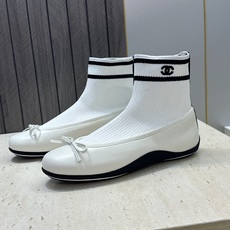 CHANEL 香奈儿2026春夏新款芭蕾舞袜子女鞋 小香双C字母logo平底圆头蝴蝶结拼色弹力靴 材质:鞋面进口小牛皮/ CHANEL 香奈儿2026春夏新款芭蕾舞袜子女鞋 小香双C字母logo平底圆头蝴蝶结拼色弹力靴 材质:鞋面进口小牛皮/