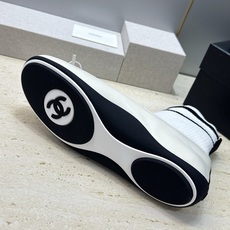 CHANEL 香奈儿2026春夏新款芭蕾舞袜子女鞋 小香双C字母logo平底圆头蝴蝶结拼色弹力靴 材质:鞋面进口小牛皮/ CHANEL 香奈儿2026春夏新款芭蕾舞袜子女鞋 小香双C字母logo平底圆头蝴蝶结拼色弹力靴 材质:鞋面进口小牛皮/