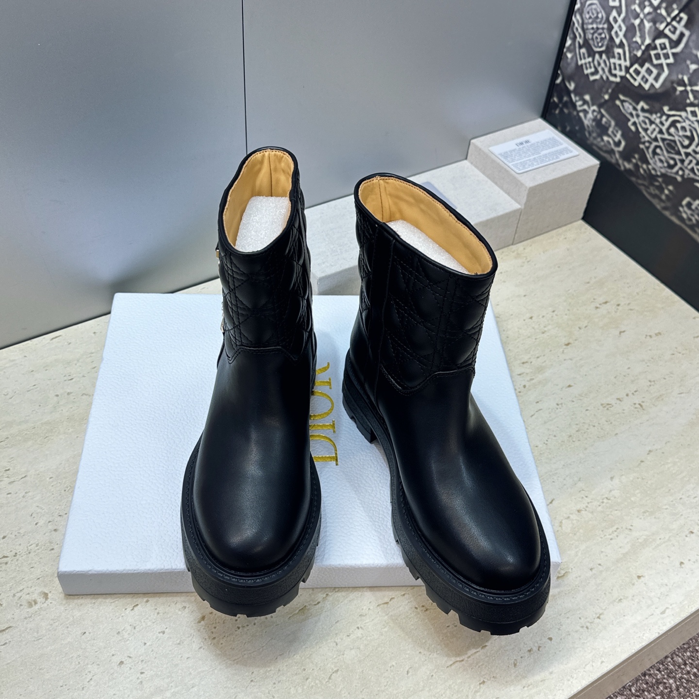 Dior 迪奥2026秋冬新款D-Town系列朋克风格电绣藤格纹女靴 明星同款CD字母logo五金扣低跟厚底圆头一脚蹬机